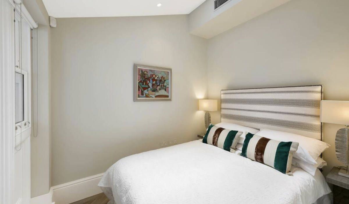 Knightsbridge Mews House img-11