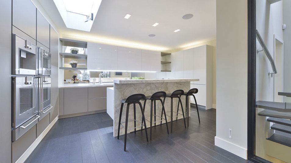 calacatta-vali-marble-breakfast-bar-seating-in-chelsea